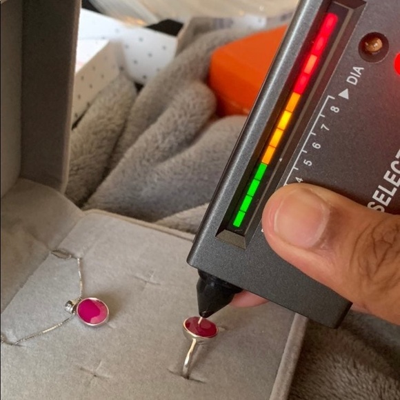 2CT Natural Burma Ruby Ring - Picture 5 of 13